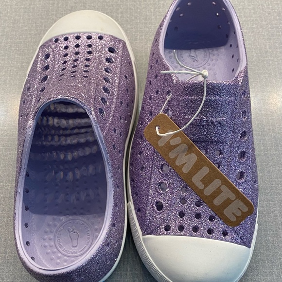 SOLD!!!  Native Jefferson Bling girls shoes. Size C10 - Picture 3 of 5